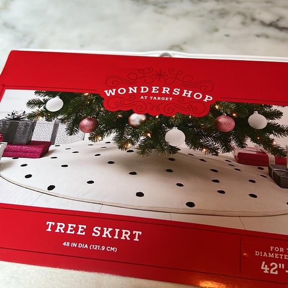 Tree Shirt - Wondershop 42” x 54” - Picture 2 of 4